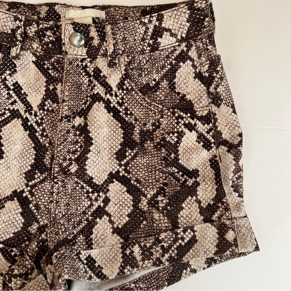 H&M Python Print Highwaisted Shorts - Picture 3 of 7